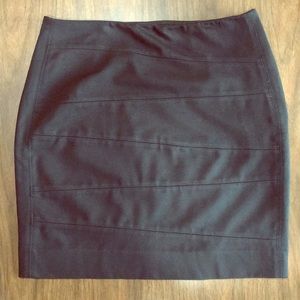 White House Black Market Short Black Skirt Sz 4